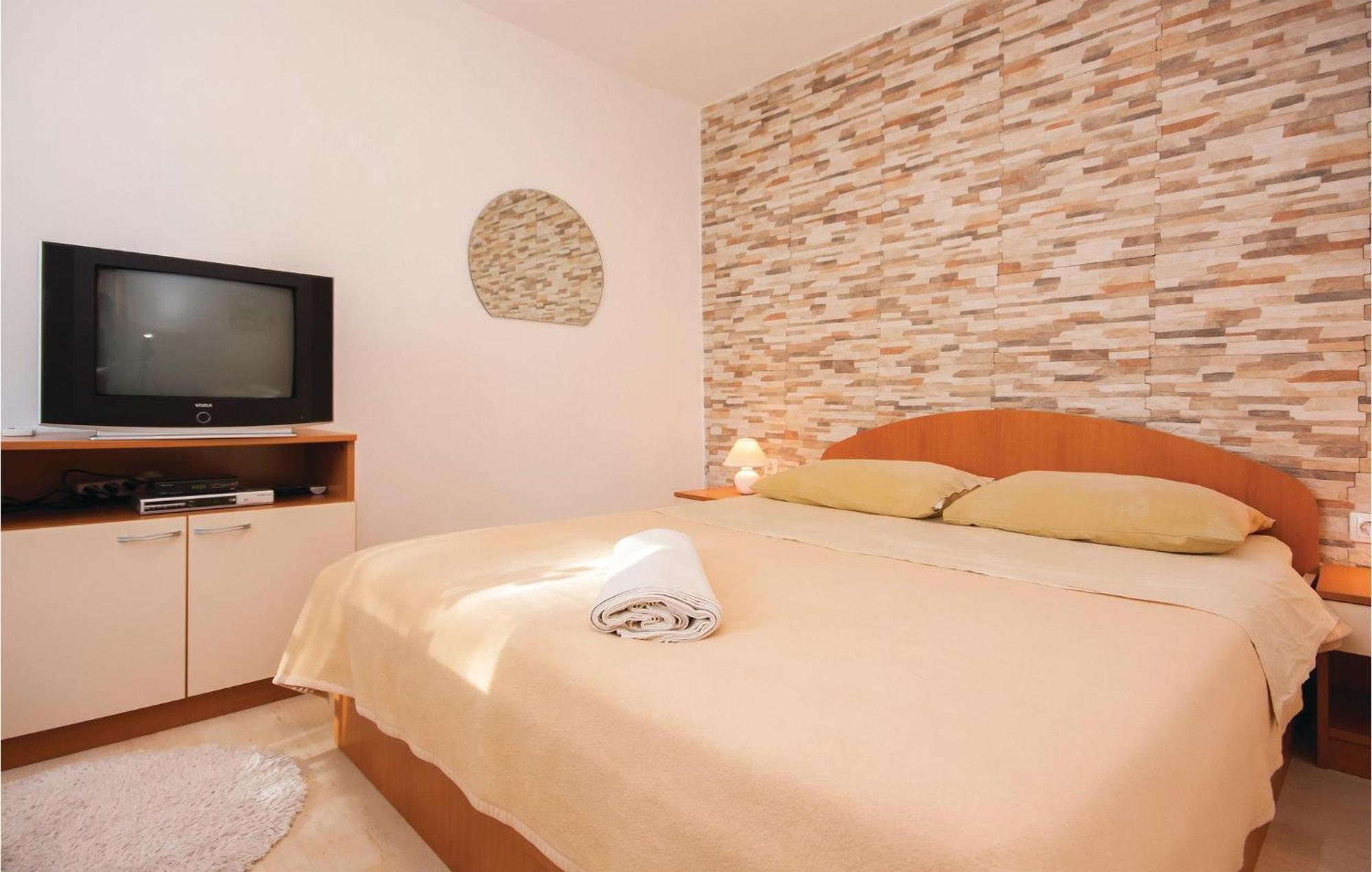 Nice Apartment In Raslina With House Sea View Екстер'єр фото